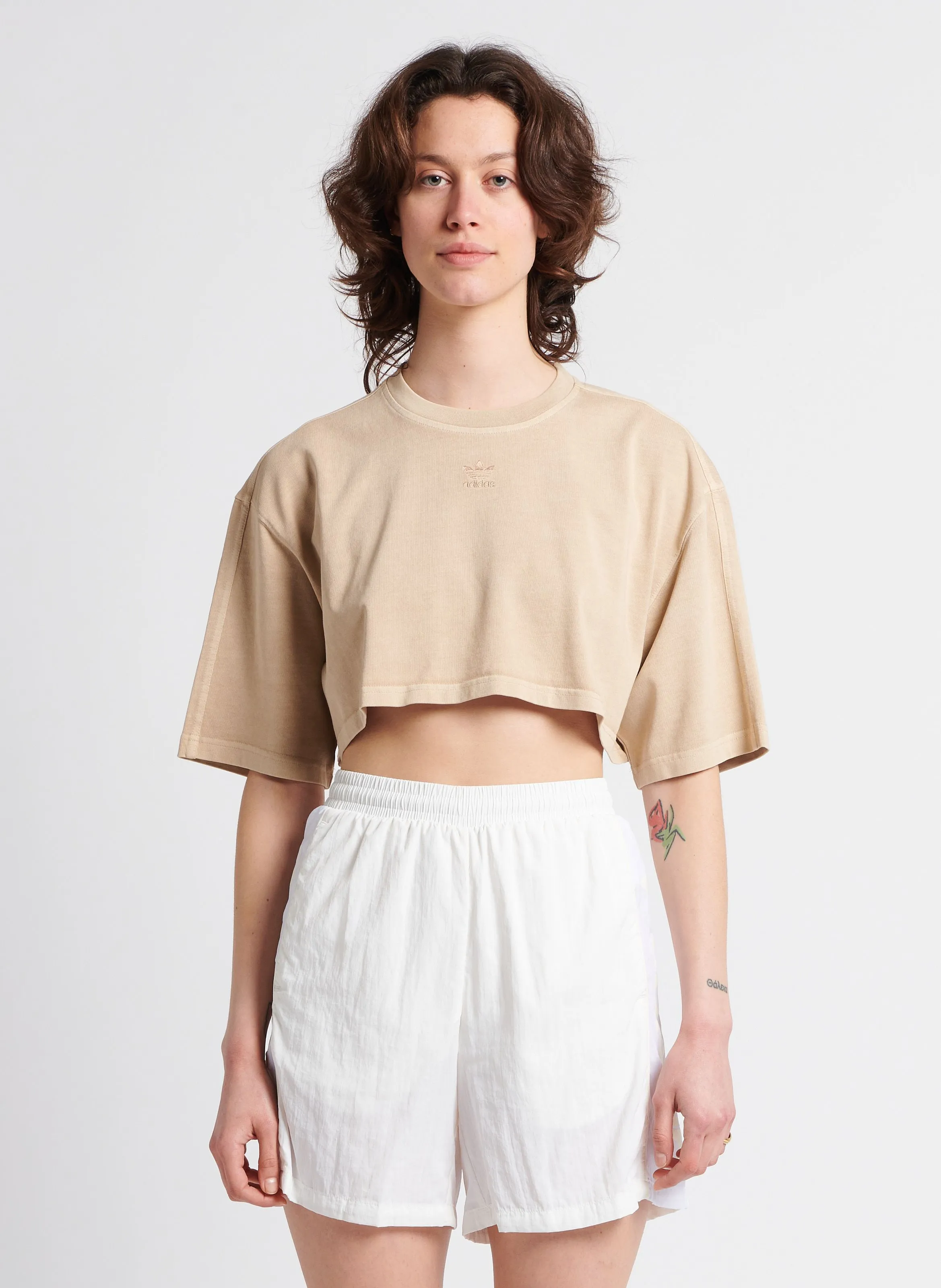 ADIDAS Camiseta corta de algodón de deporte en beige