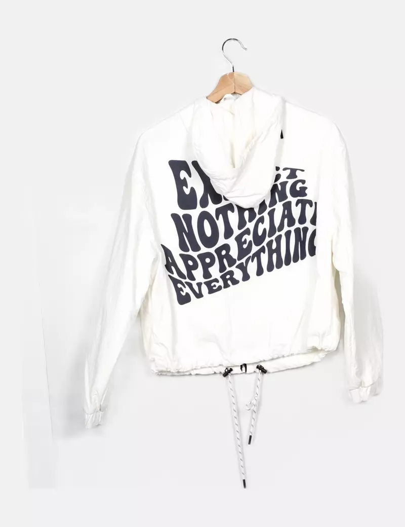 Bershka Chaqueta blanca impermeable