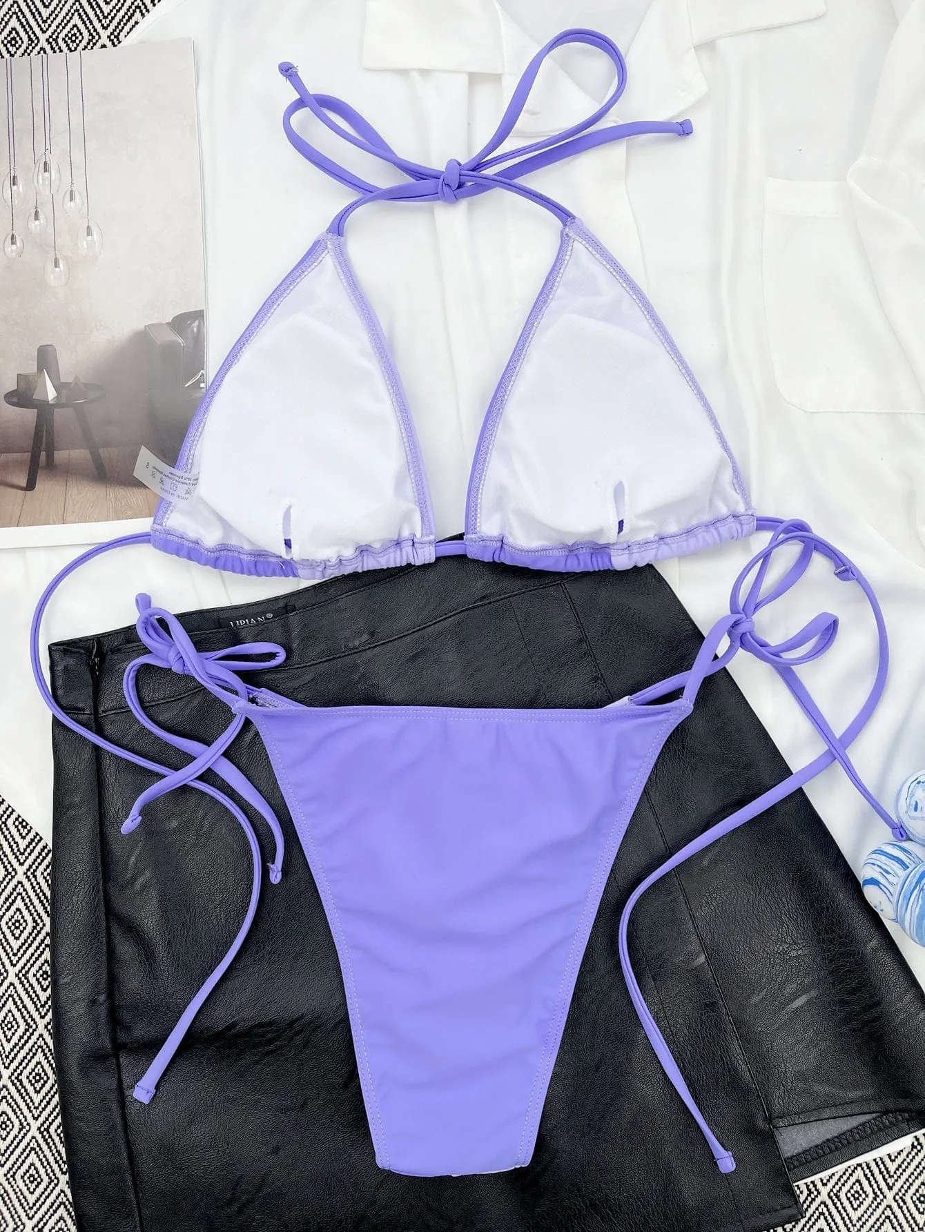 Biquini morado con laterales anudados