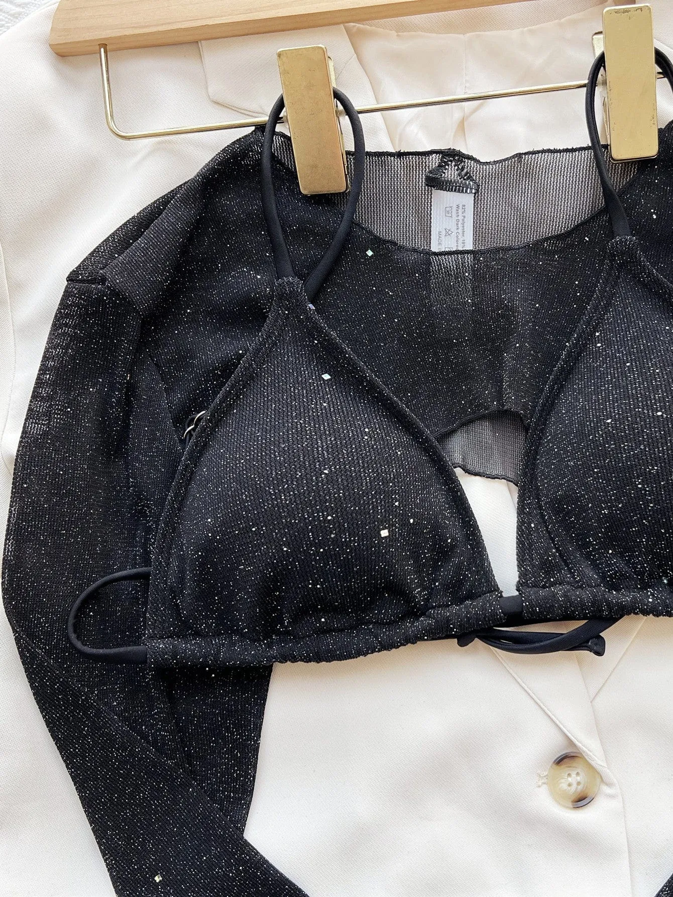 Biquini negro con top brillante