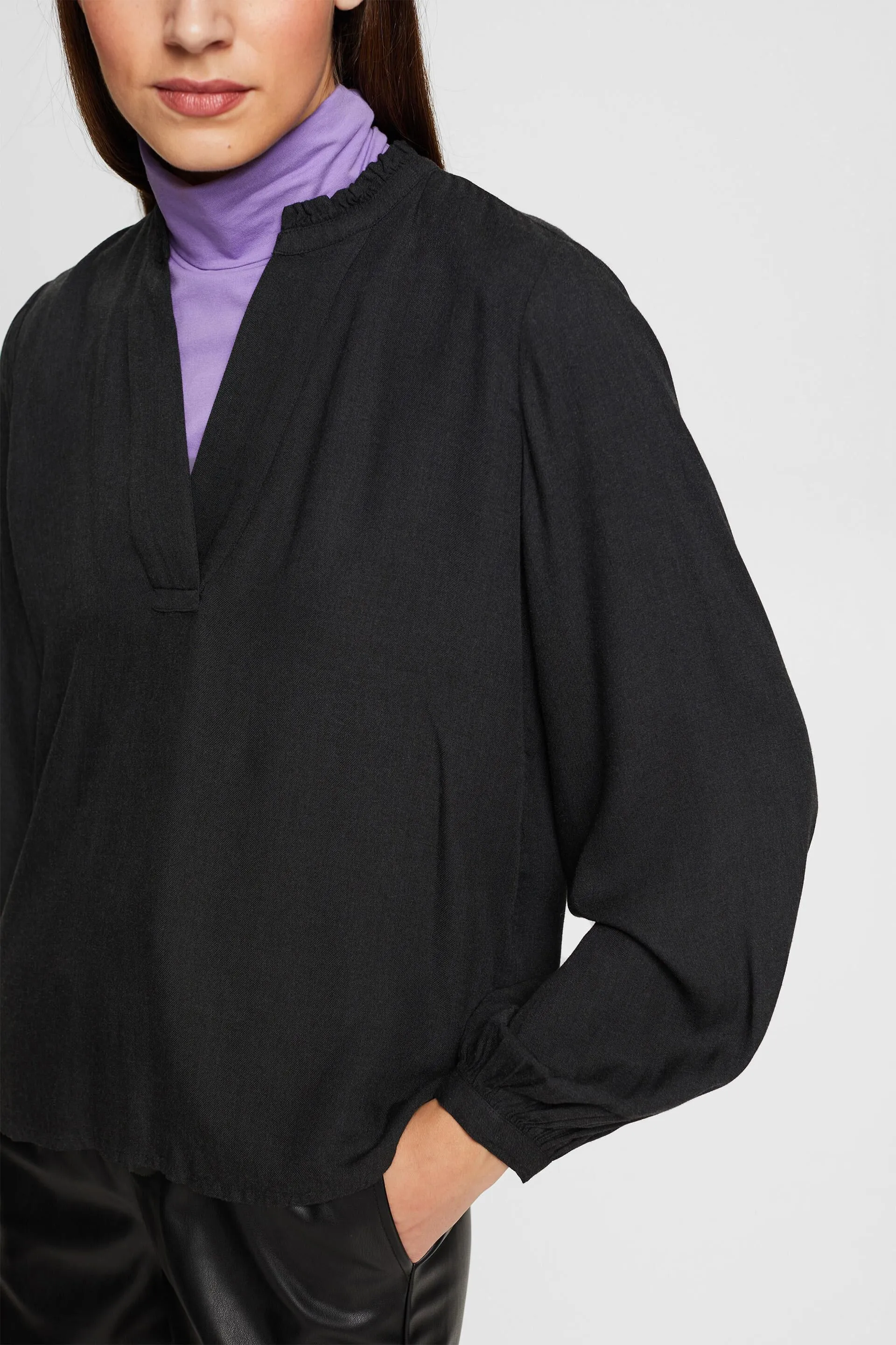 Blusa con cuello cruzado