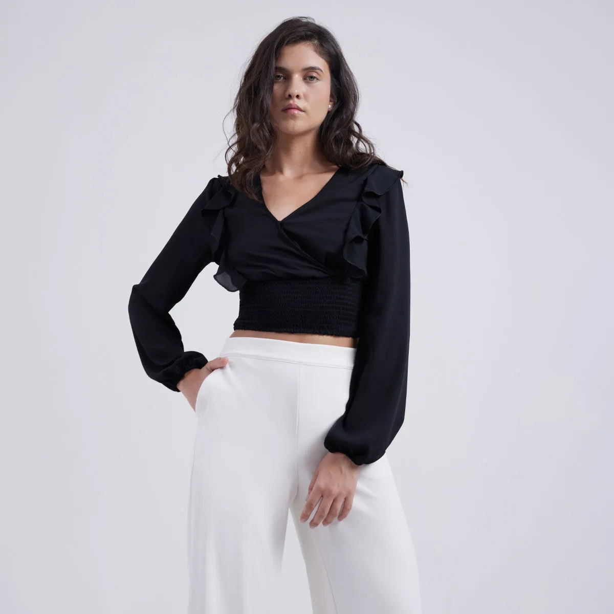 Blusa Escotada Con Boleros