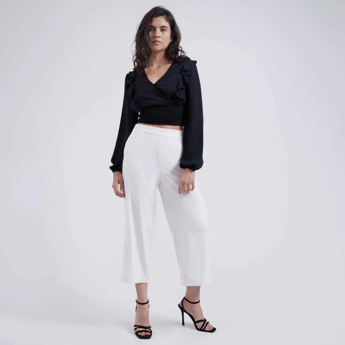 Blusa Escotada Con Boleros