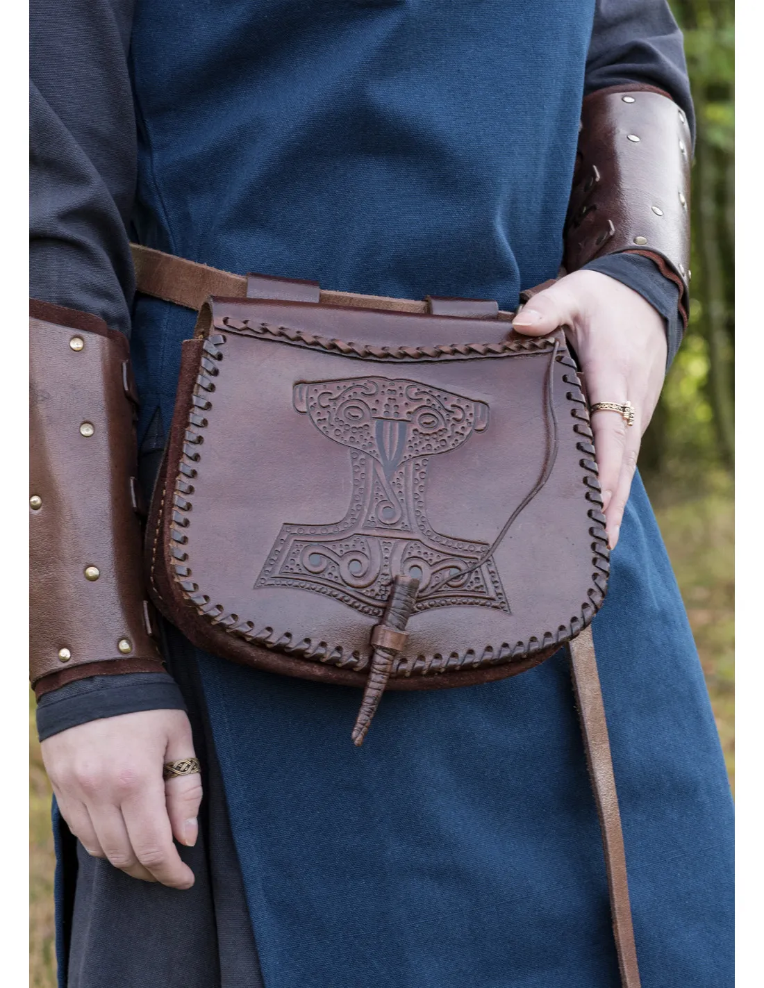 Bolsa Vikinga martillo de Thor en piel marrón, para llevar en el cinturón