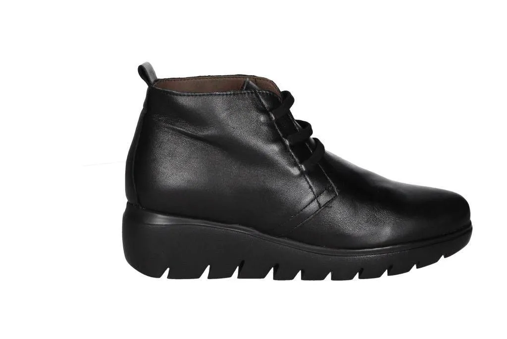 Botin Negro Con Cordon Elastico