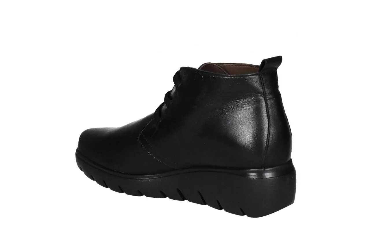 Botin Negro Con Cordon Elastico