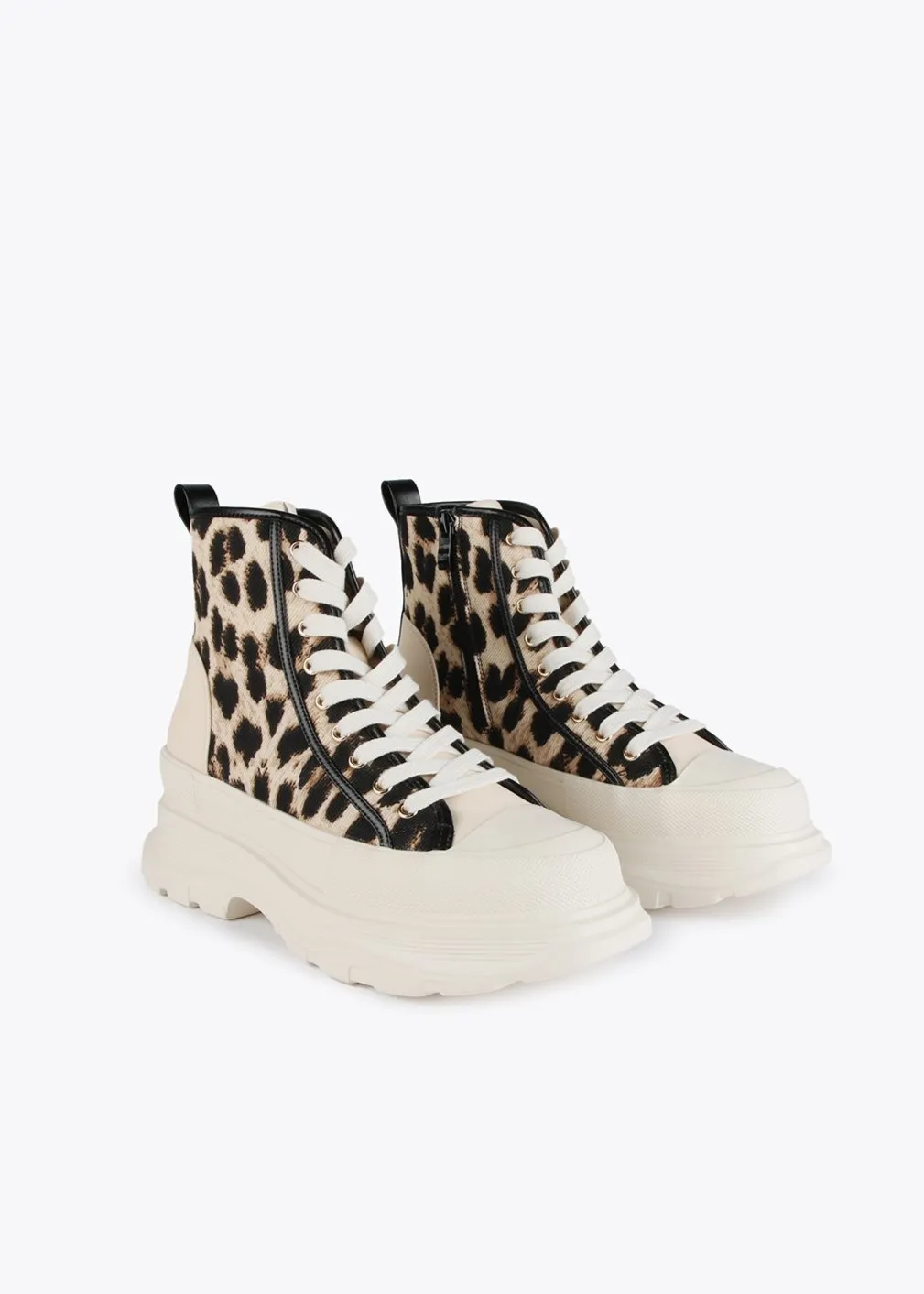 Botín plataforma estampado leopardo Lola Casademunt