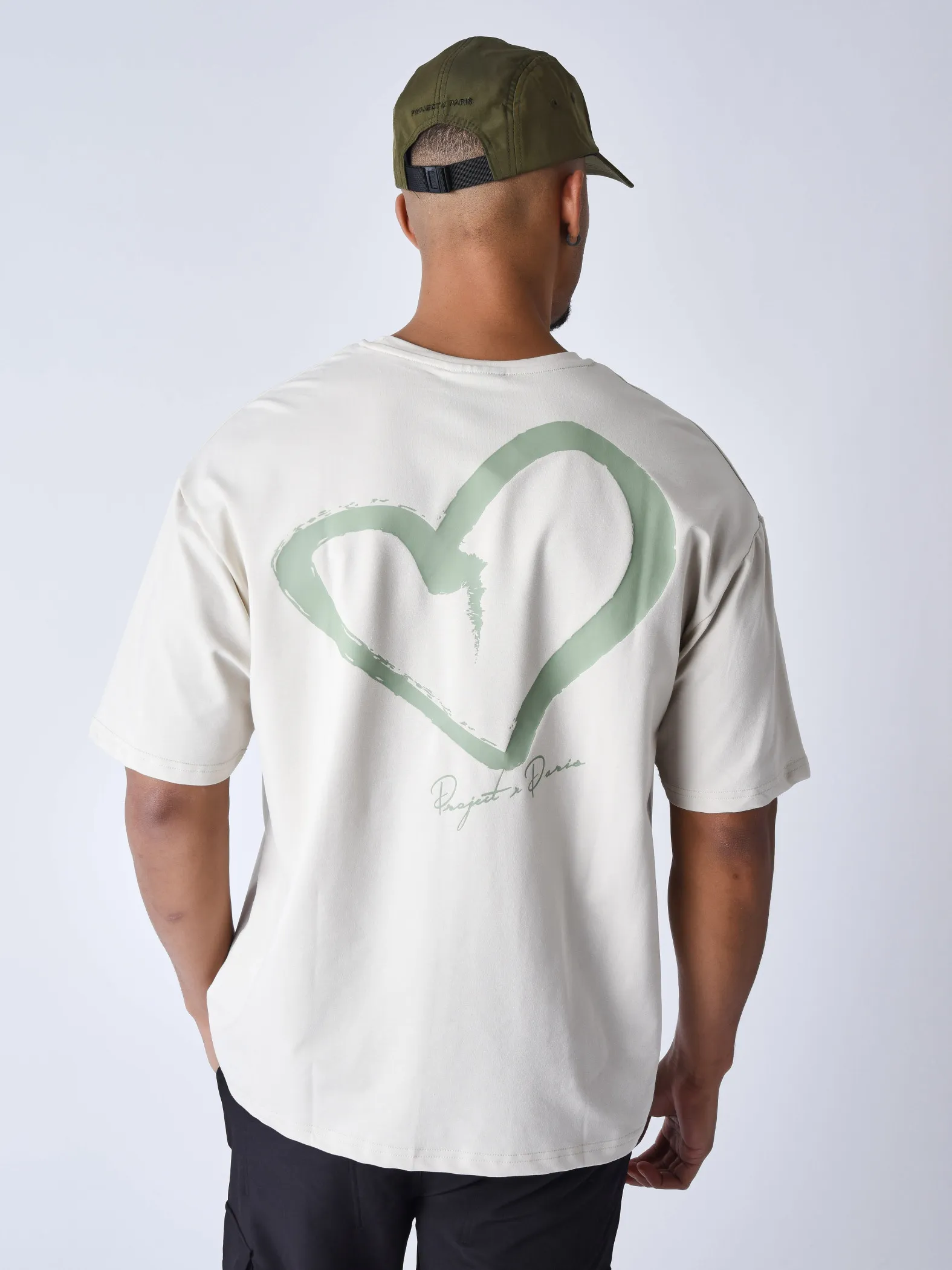 Camiseta con corazón bordado street