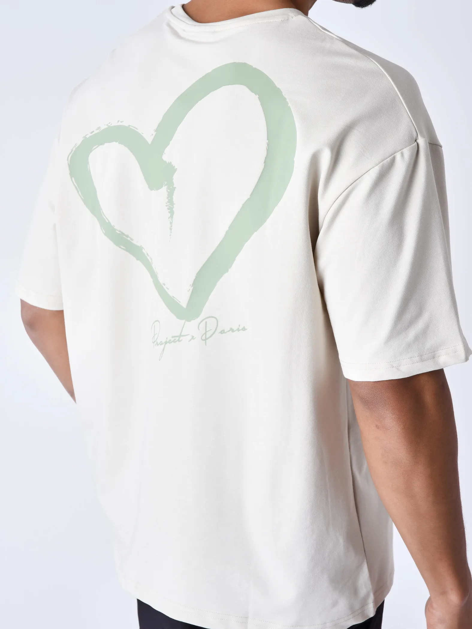 Camiseta con corazón bordado street