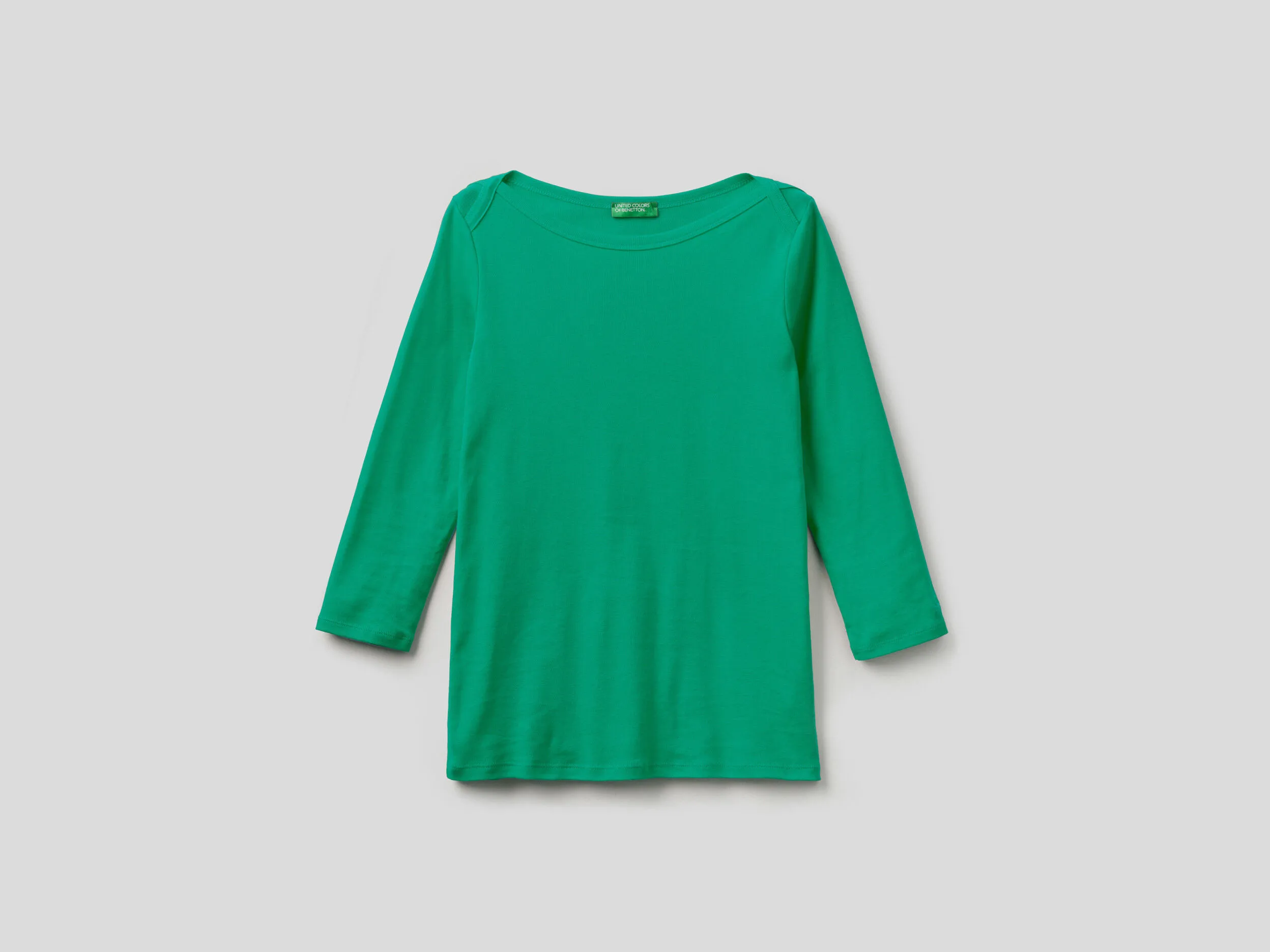 Camiseta de 100 % algodón con escote barco