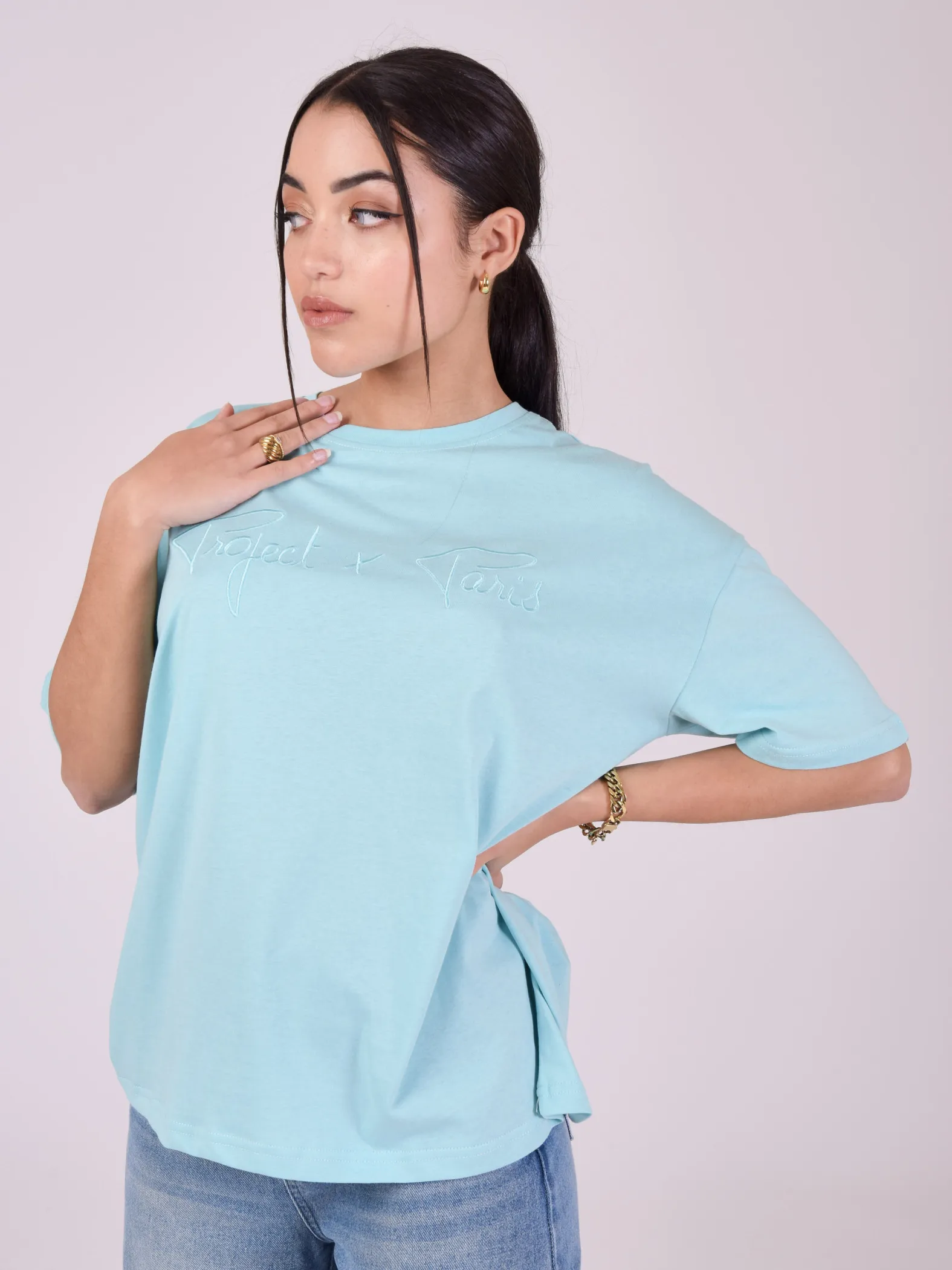 Camiseta holgada básica con logotipo