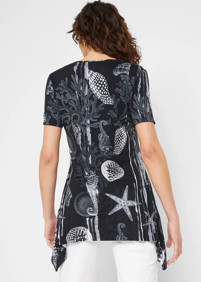 CAMISETA LARGA CON BAJO IRREGULAR NEGROBLANCO ESTAMPADO