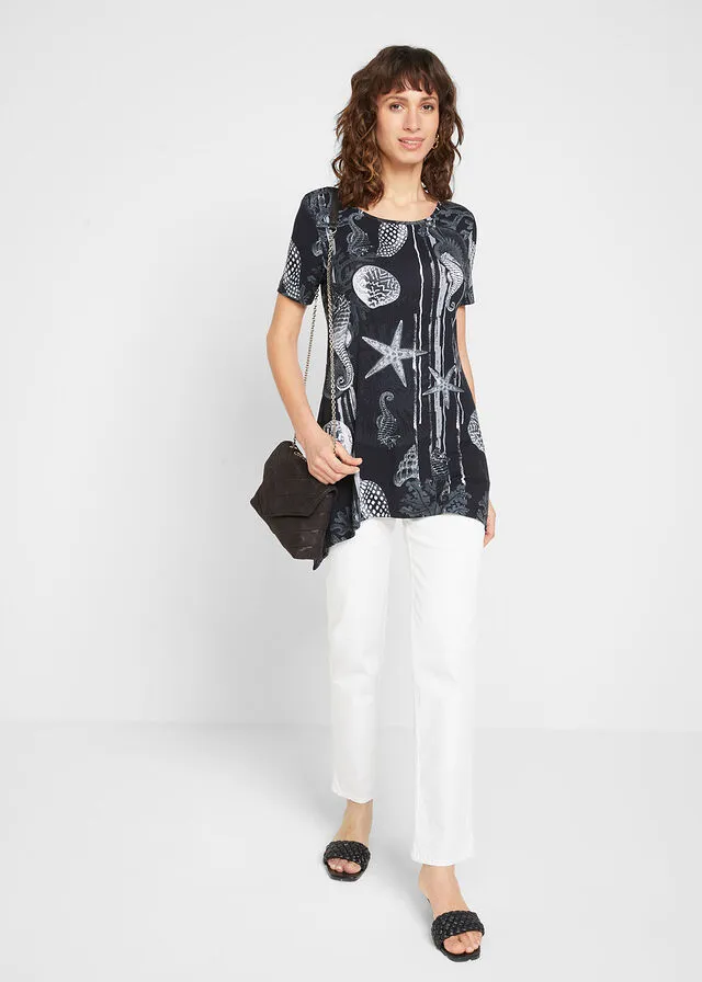CAMISETA LARGA CON BAJO IRREGULAR NEGROBLANCO ESTAMPADO