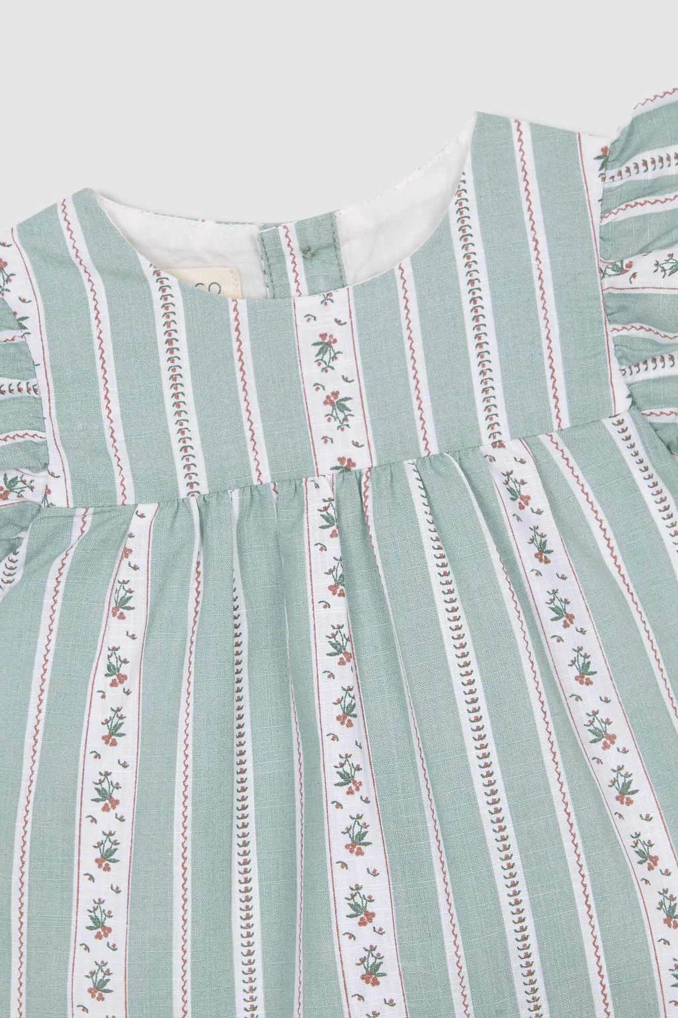Conjunto Con Capota Rayas Y Flores Verde