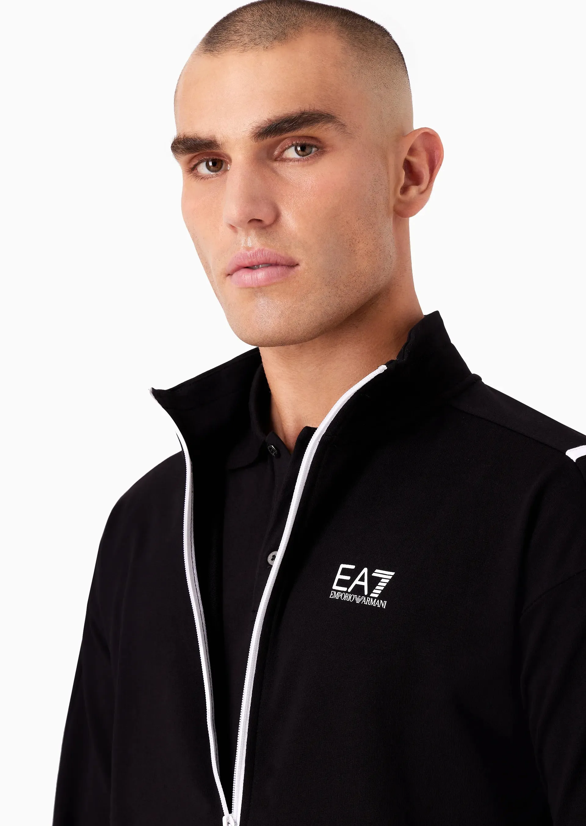 CONJUNTO EA7  6RPV57 PJ05Z 0200