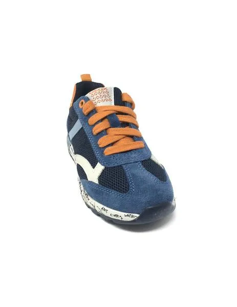 deportivo azul y naranja