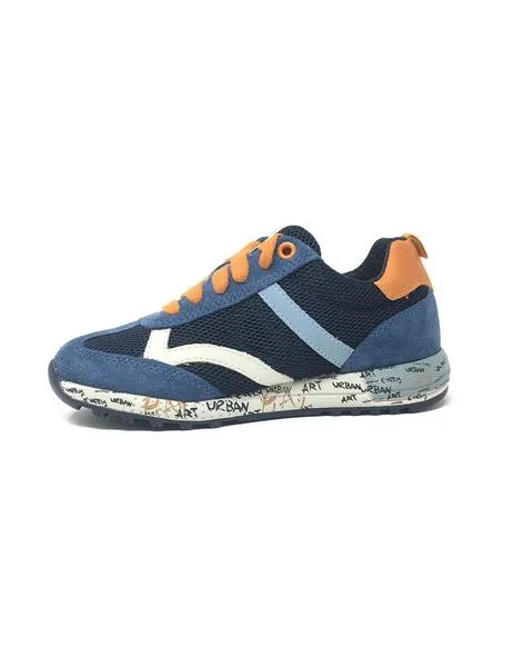 deportivo azul y naranja
