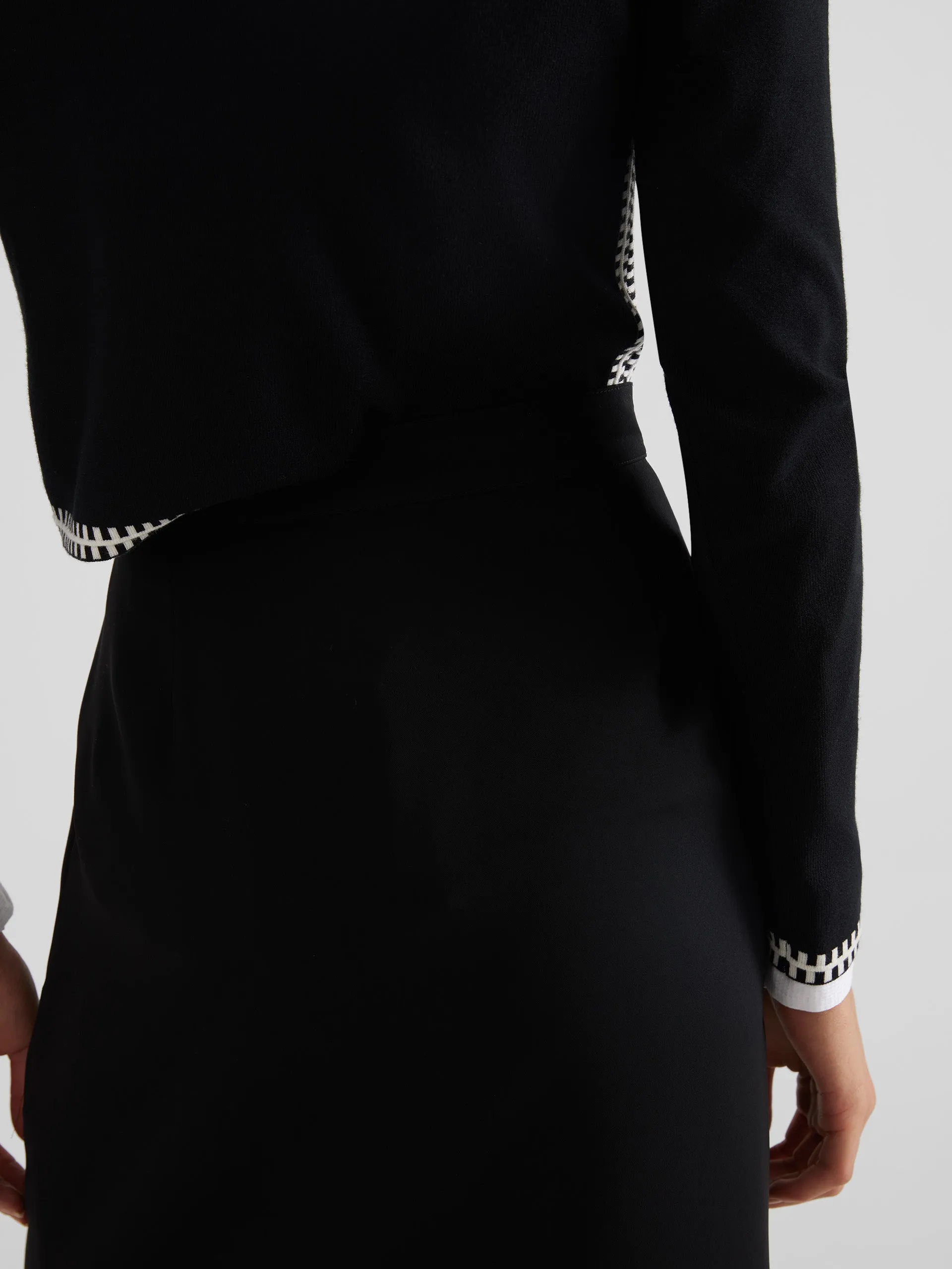 Falda clasica negro