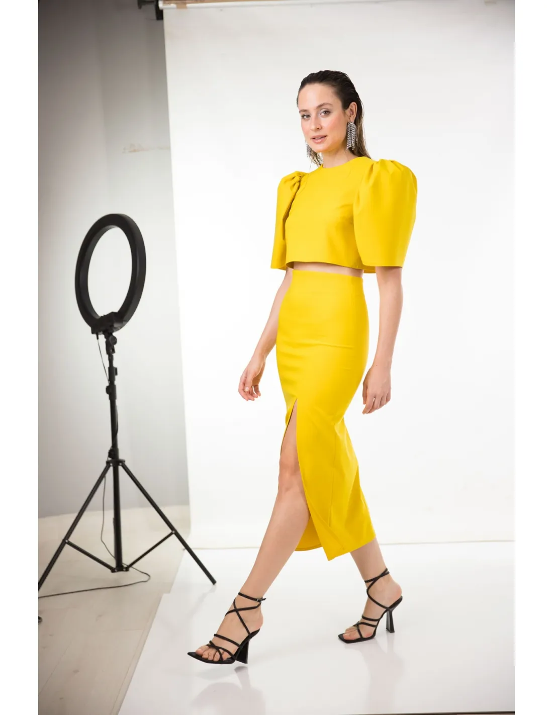 FALDA MIDI AMARILLA