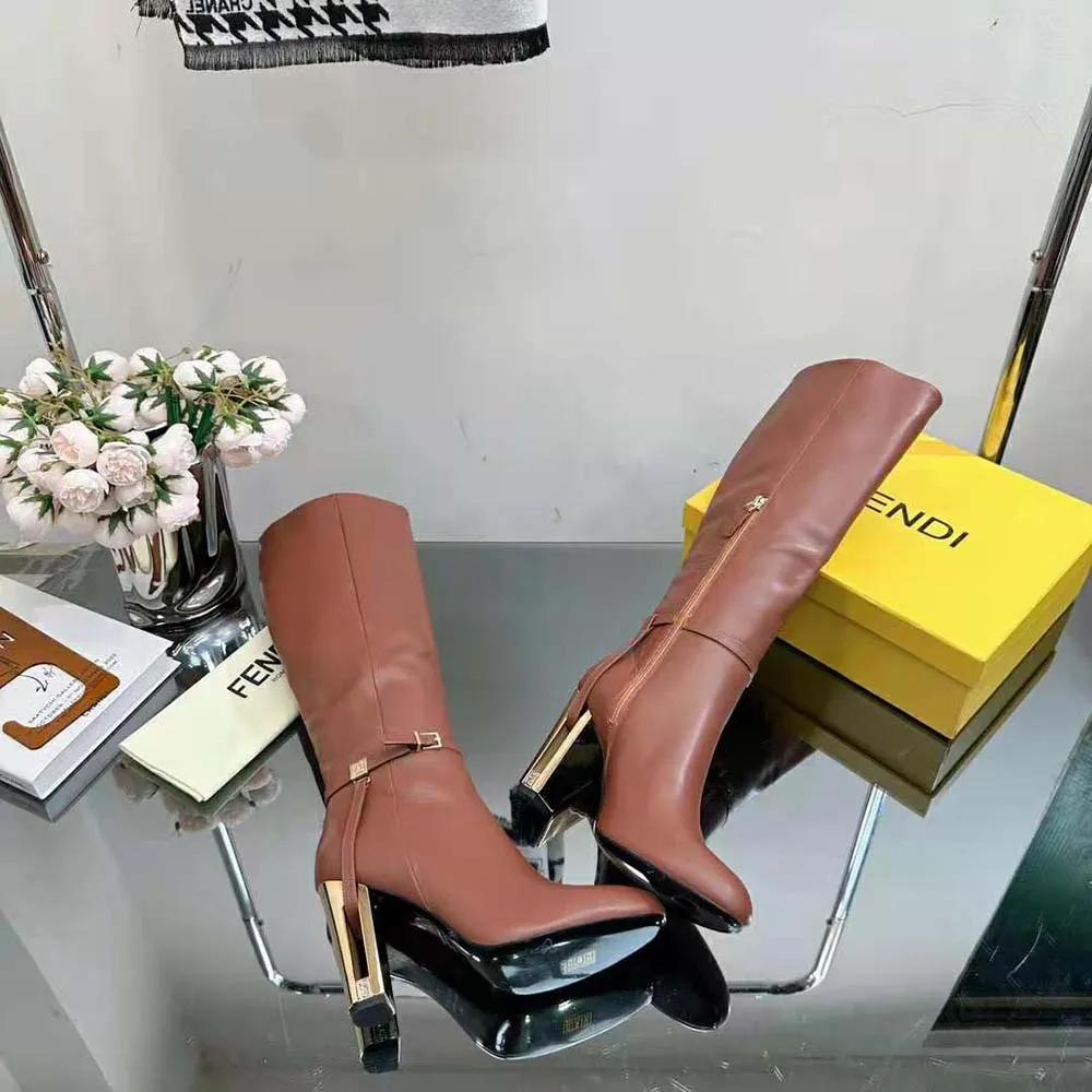 FENDI BOTAS DE TACóN ALTO DELFINA DE PIELMARRóN
