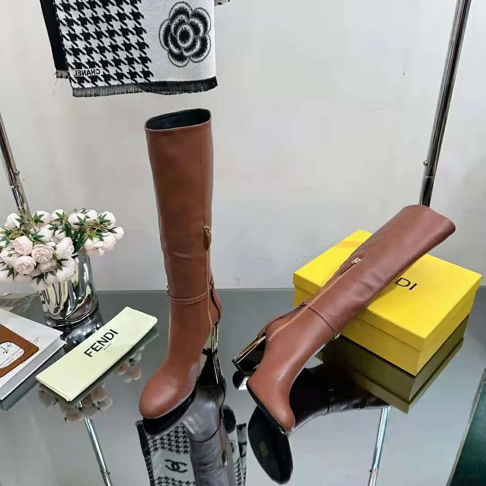 FENDI BOTAS DE TACóN ALTO DELFINA DE PIELMARRóN