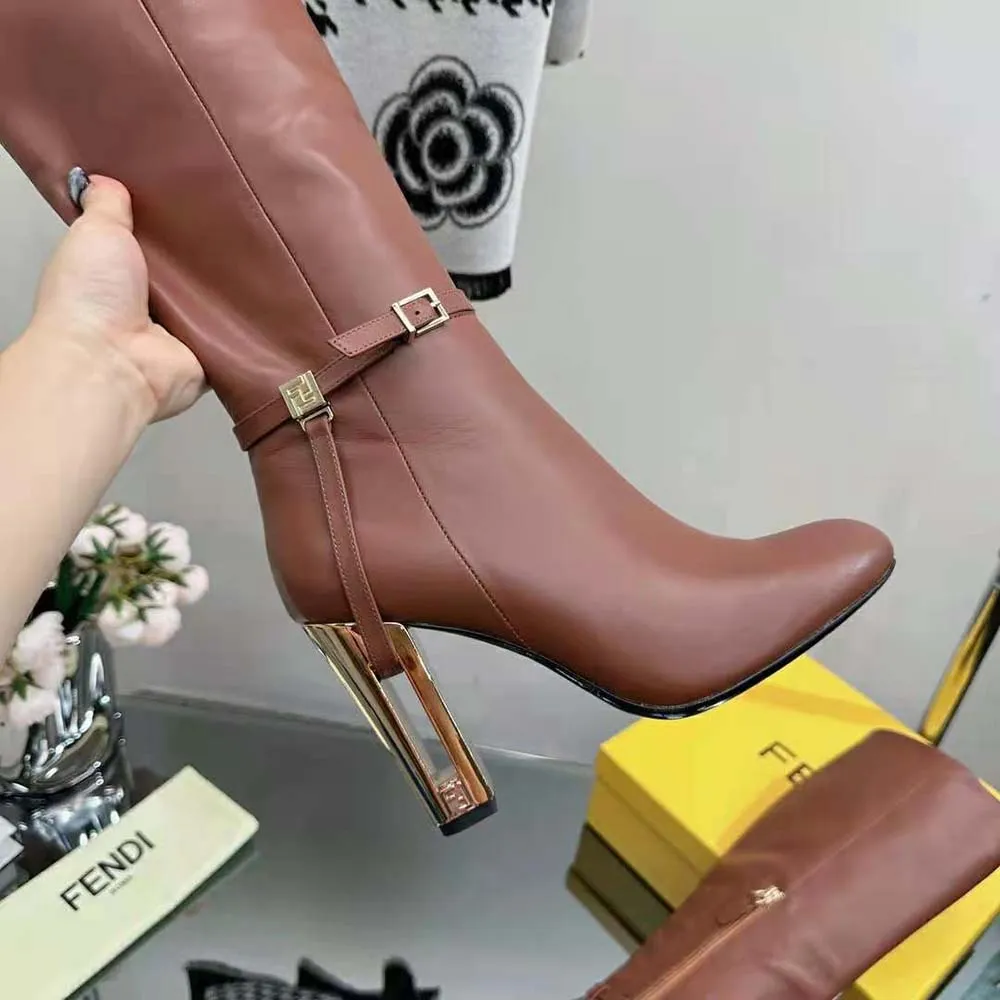 FENDI BOTAS DE TACóN ALTO DELFINA DE PIELMARRóN