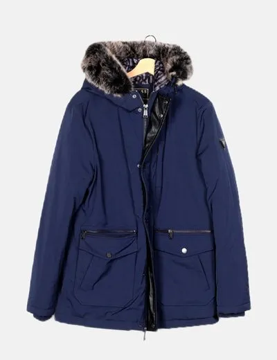Guess Plumas azul con capucha