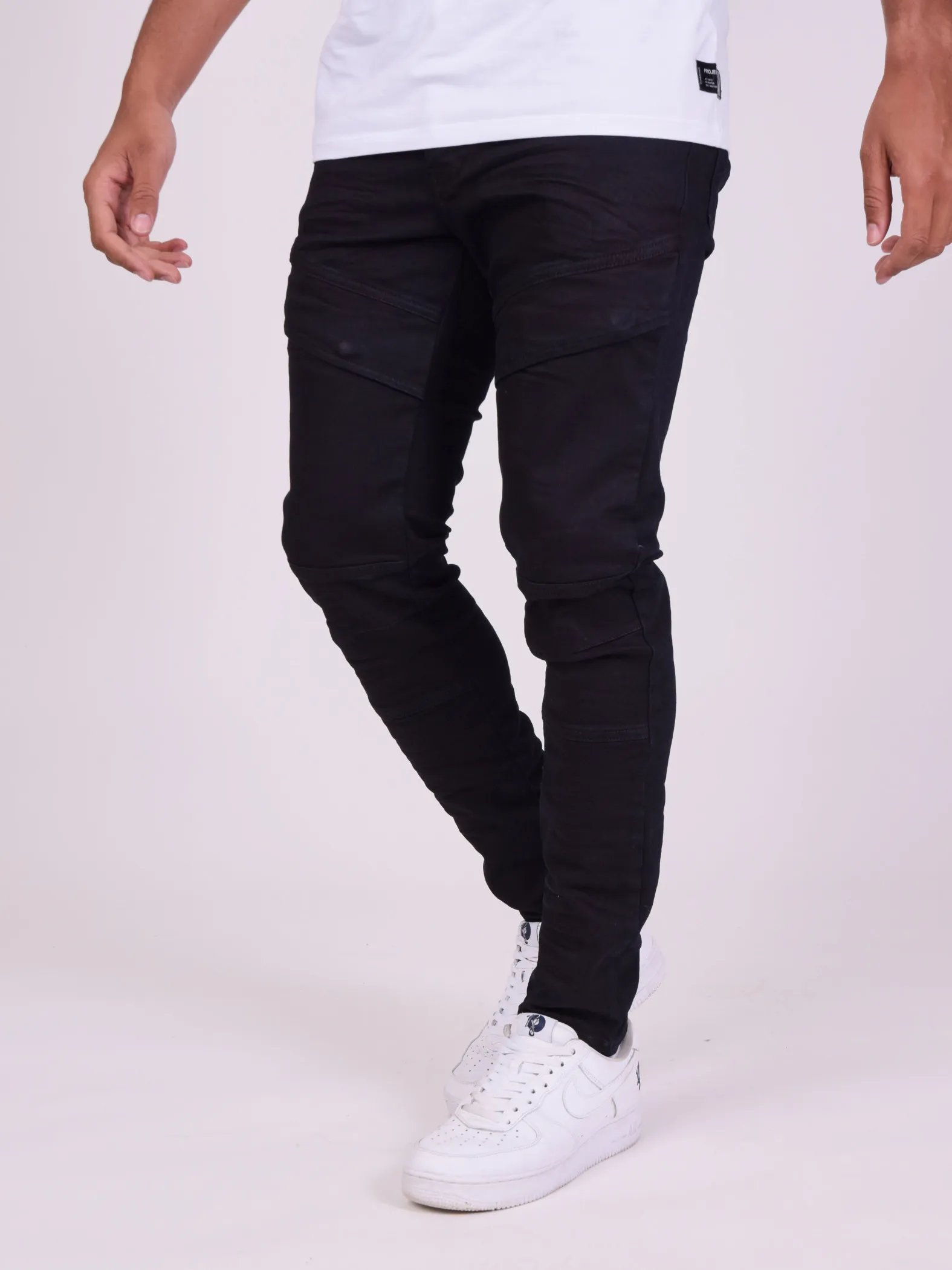 Jeans pitillo con costuras visibles