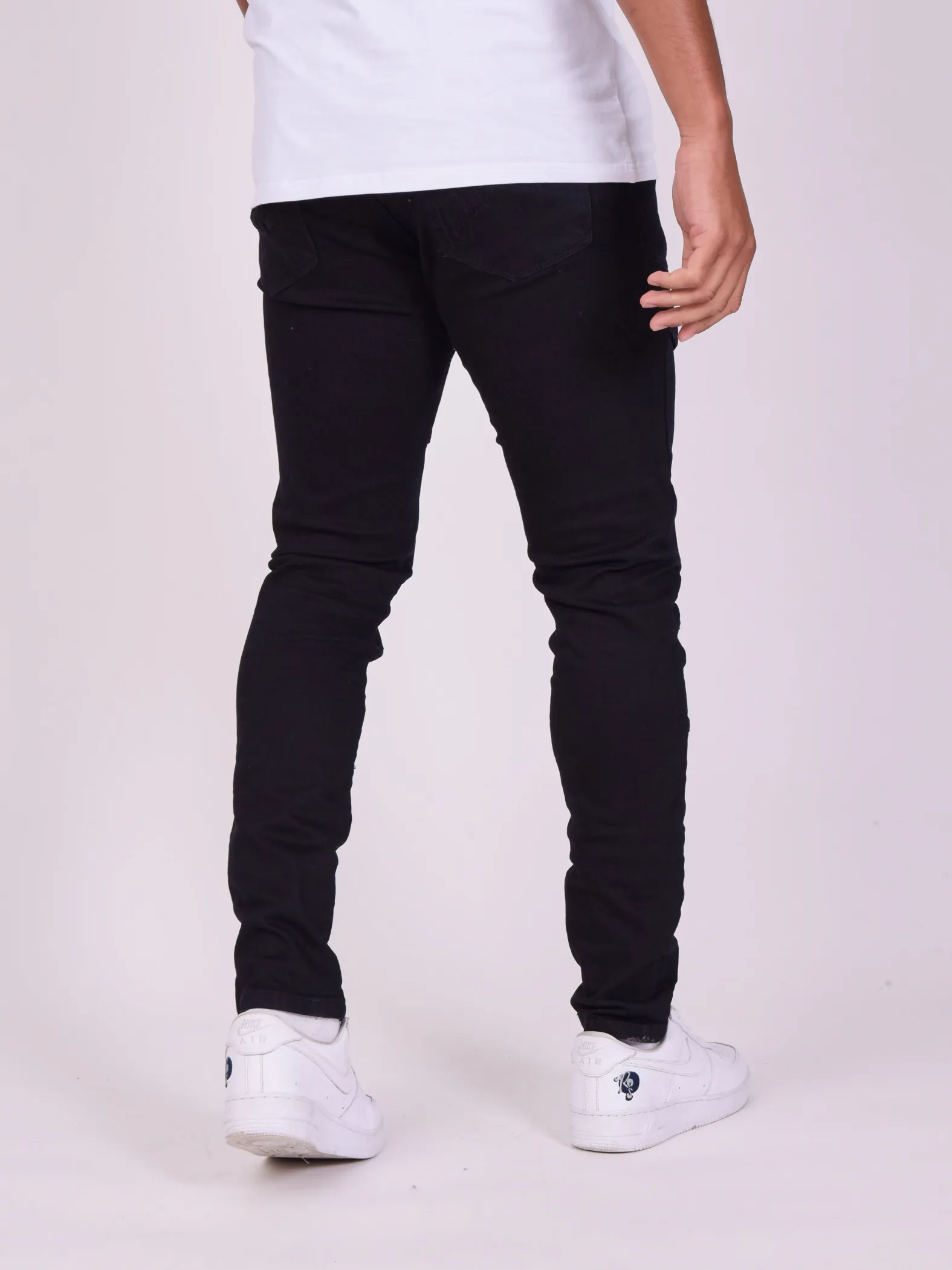 Jeans pitillo con costuras visibles