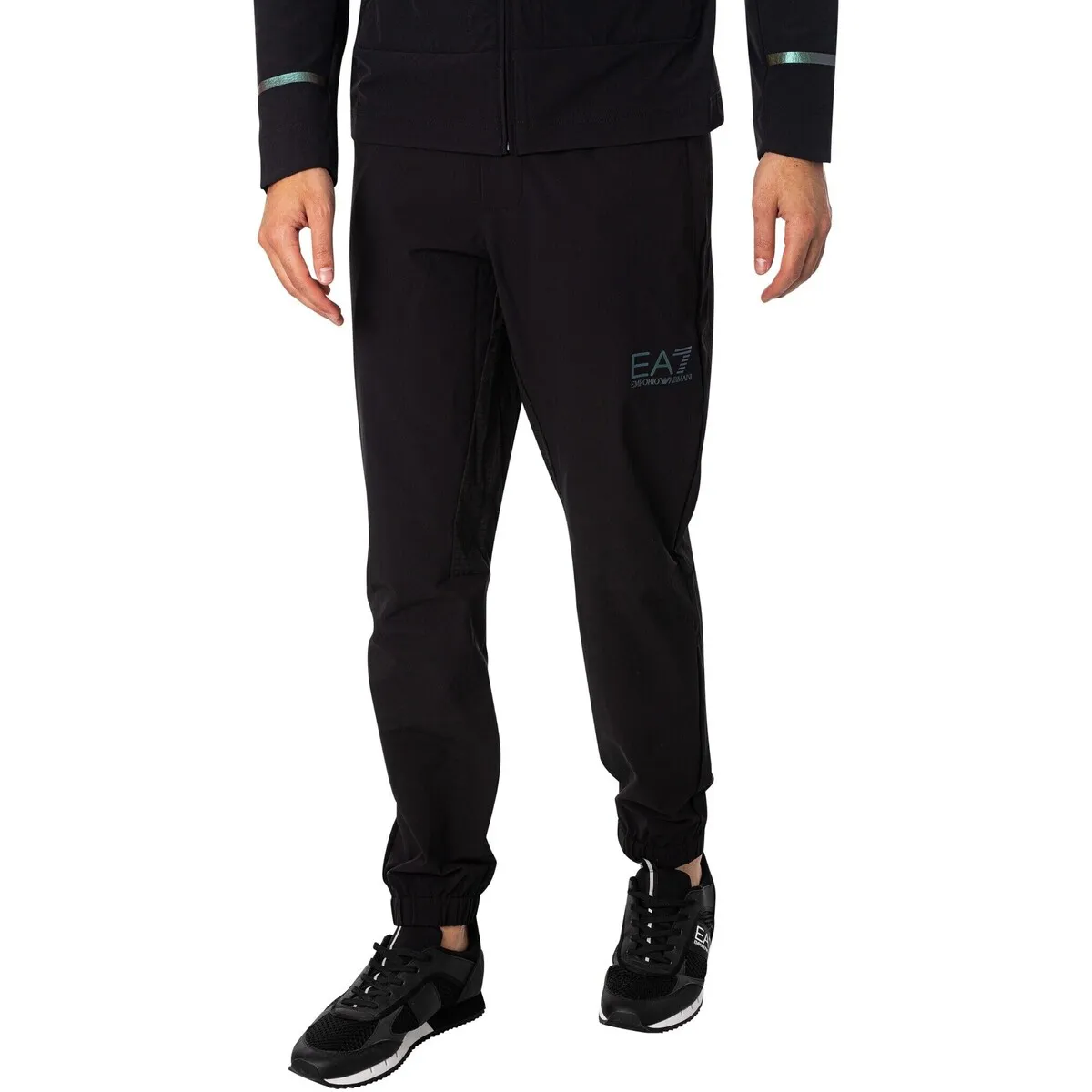 Joggers Con Logo En Caja