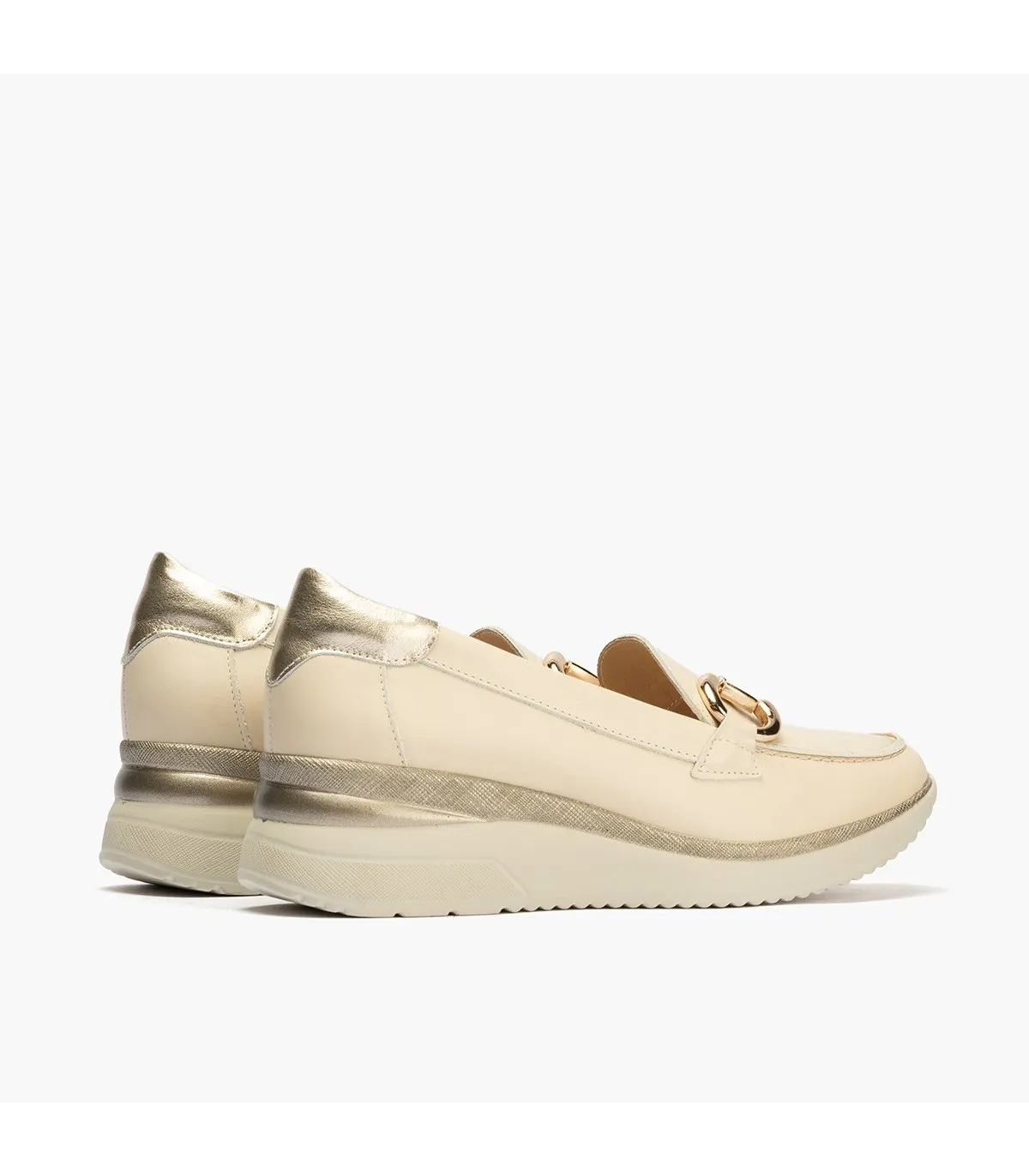 Mocasines de mujer con con adorno cadena y plataforma CREMA