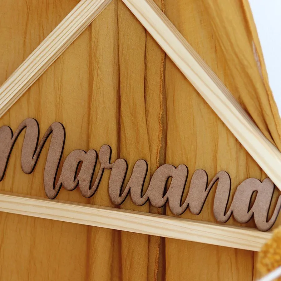 Nombre en madera