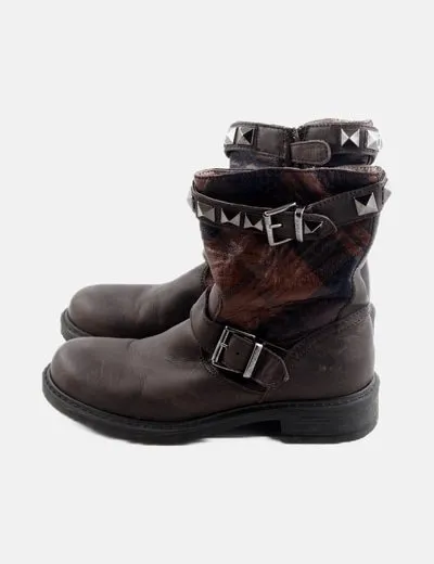 NoName Bota marrón con tachas