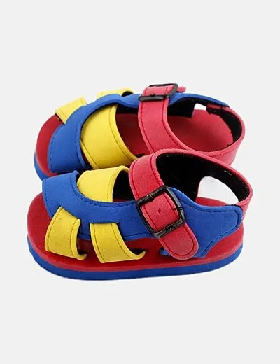 NoName Sandalia tricolor con hebilla