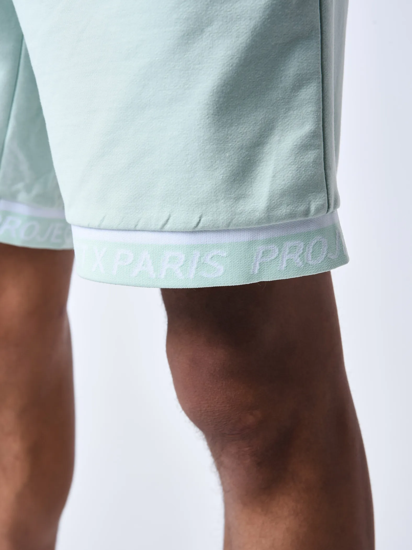 Pantalones cortos con bandas elásticas