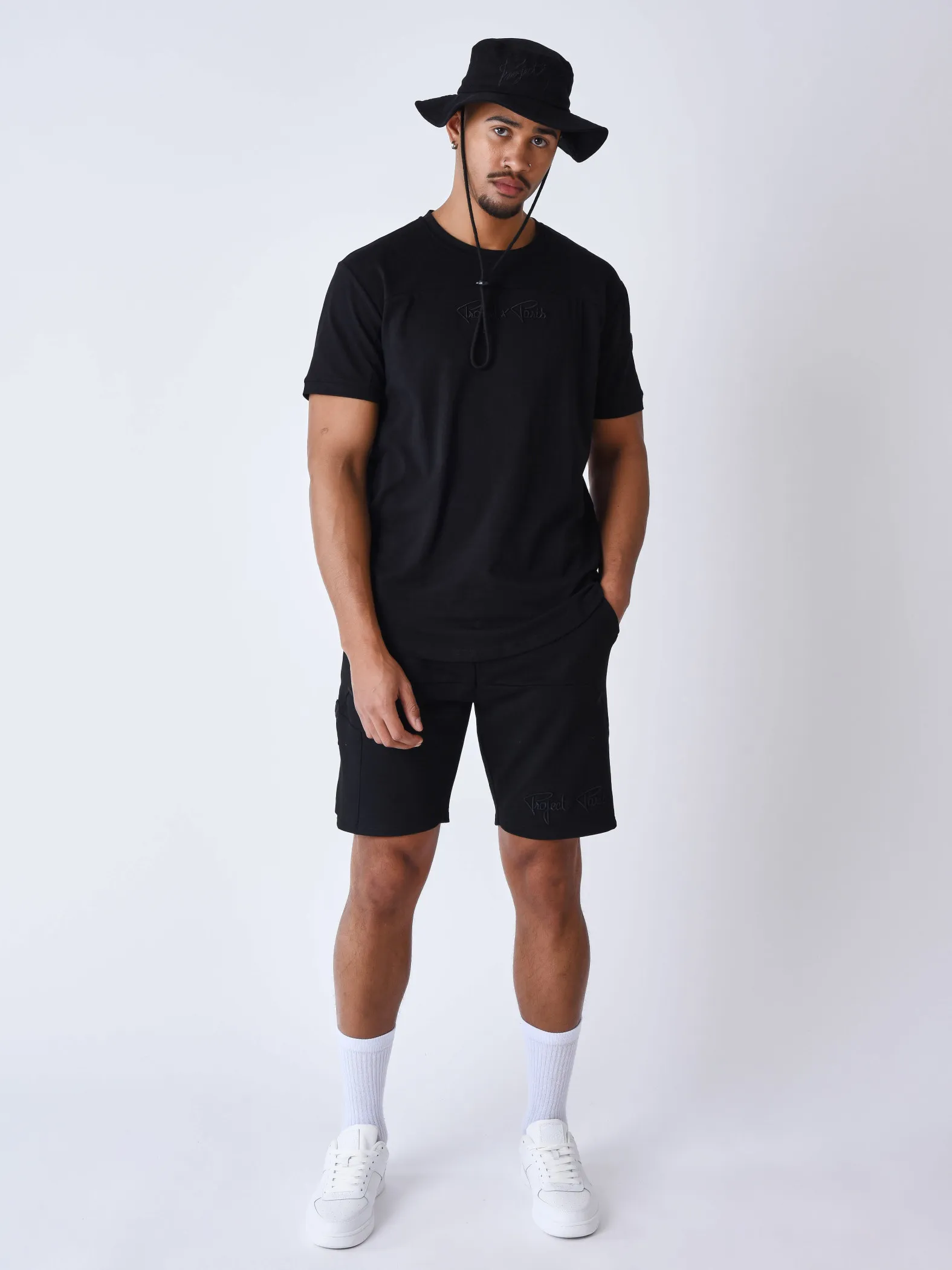 Pantalones cortos técnicos con recortes