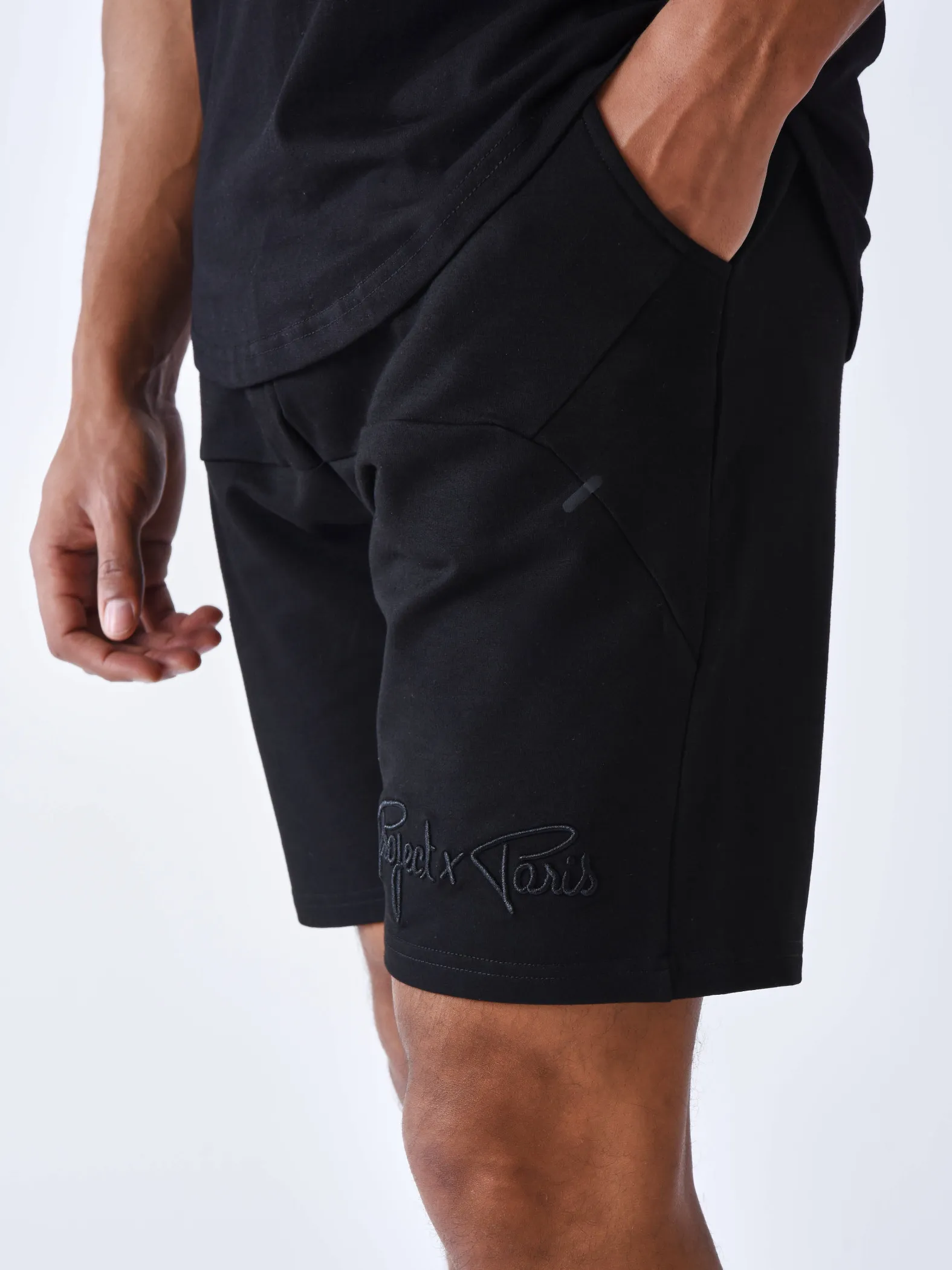 Pantalones cortos técnicos con recortes