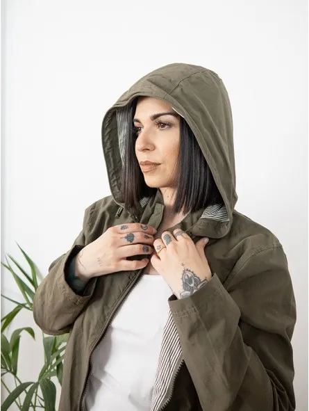 Parka lisa con capucha, Losan