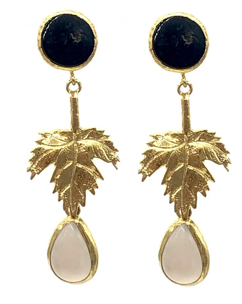 PENDIENTES LÁGRIMA LARGOS CON HOJITA BAÑADO EN ORO CON PIEDRAS NATURALES