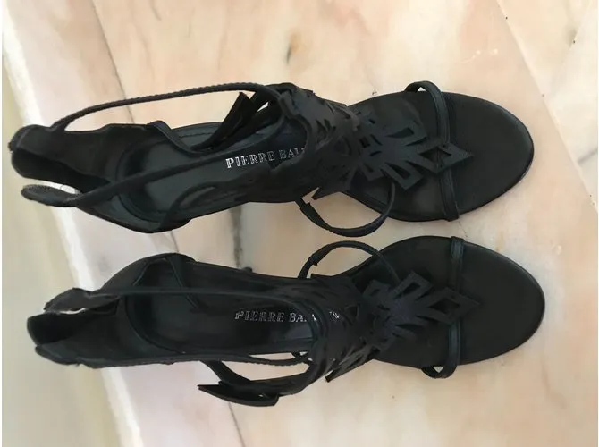 Pierre Balmain Sandalias Negro 