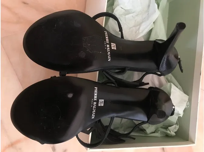 Pierre Balmain Sandalias Negro 