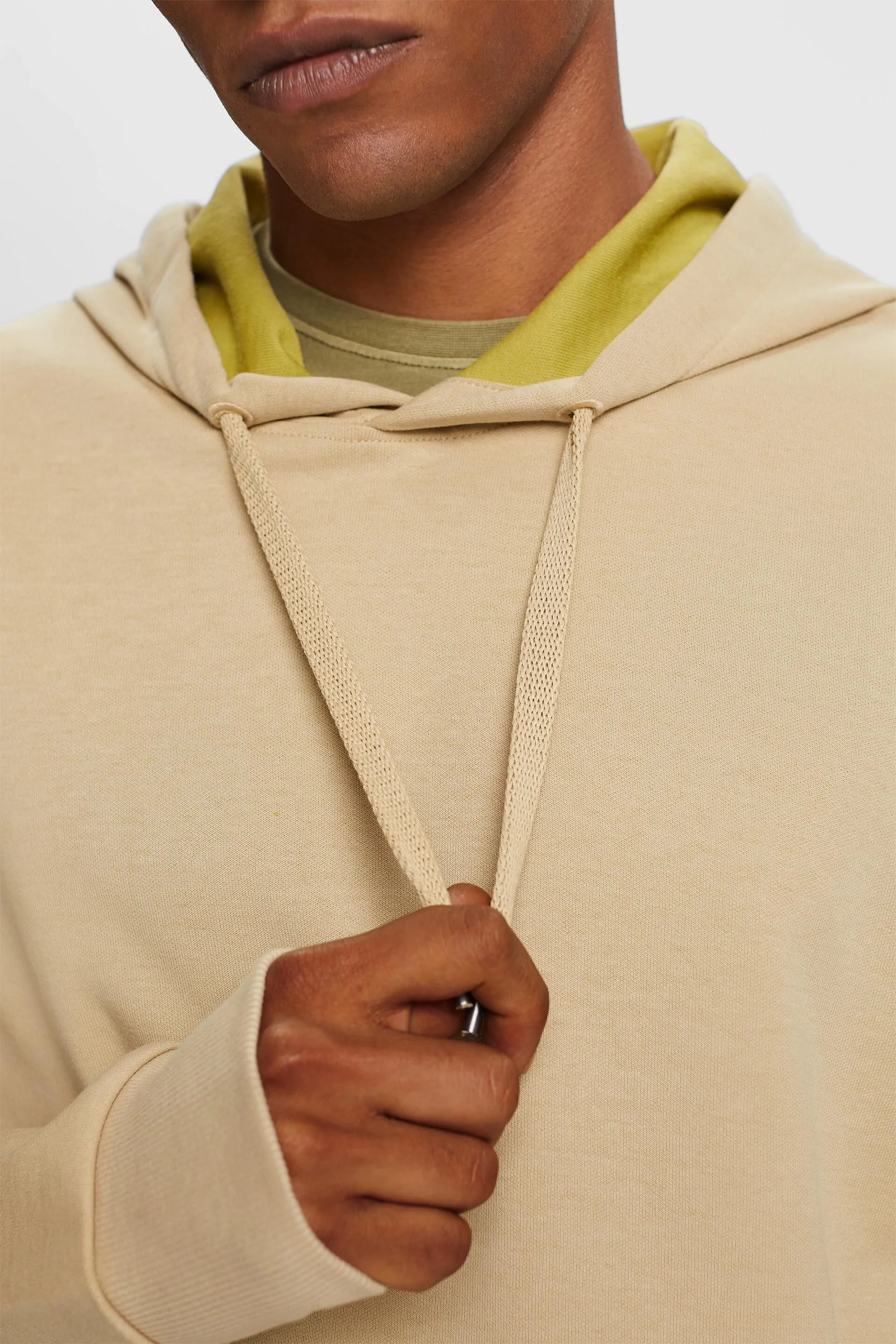 Reciclado: sudadera con capucha de felpa