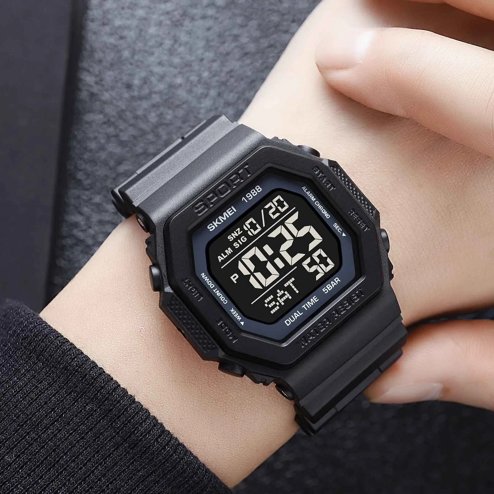 RELOJ DIGITAL DEPORTIVO 1988  SKMEI