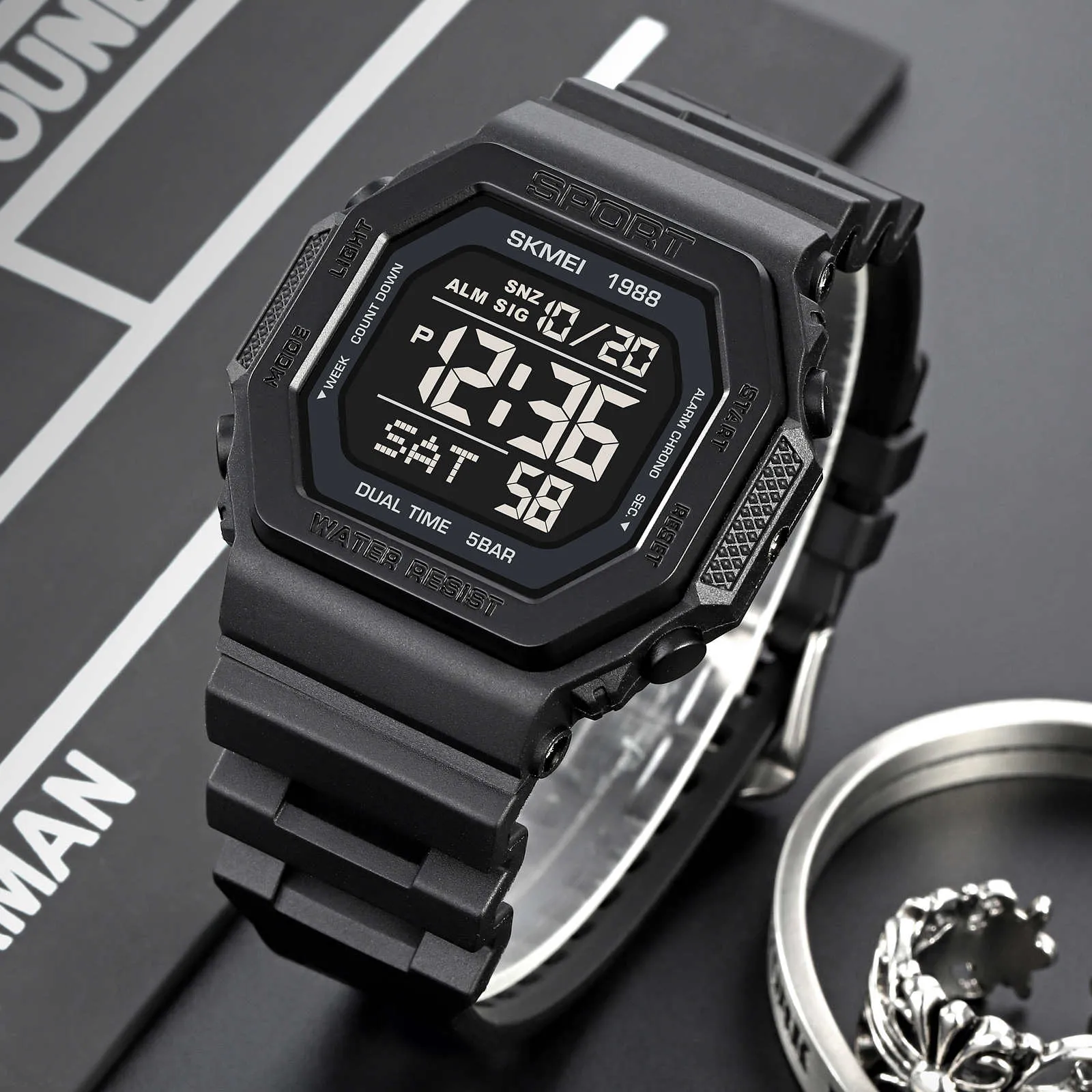 RELOJ DIGITAL DEPORTIVO 1988  SKMEI