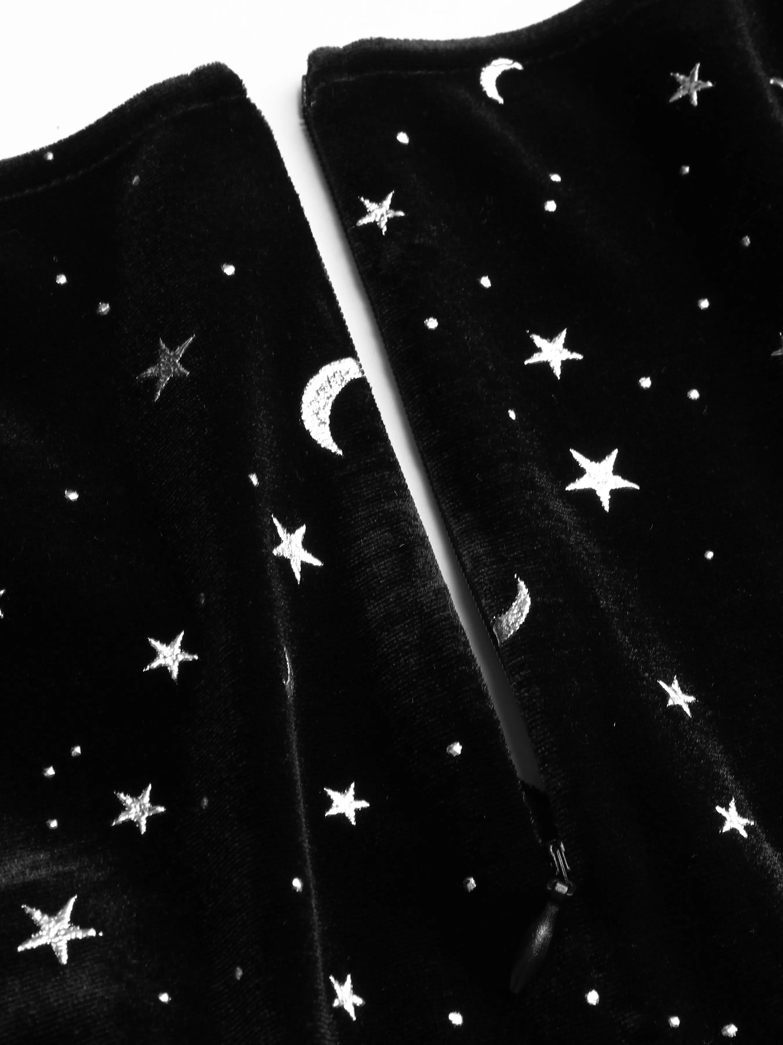  Romper de Terciopelo con Cuello en V y Patrón de Estrella y Luna con Mangas de Campana Curvy