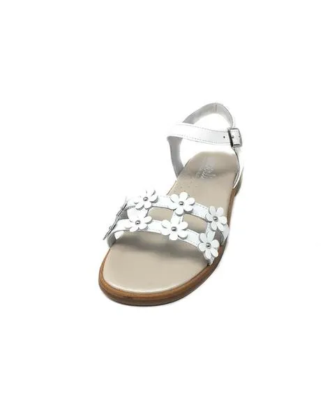 sandalia charol blanco con flores