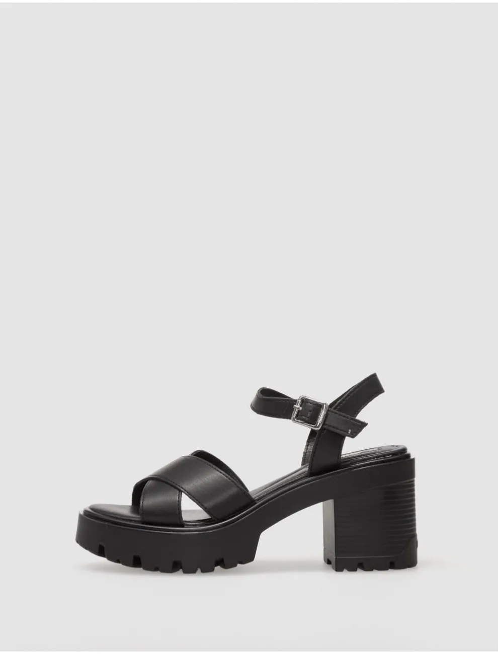 Sandalia Mustang 53403 Negro