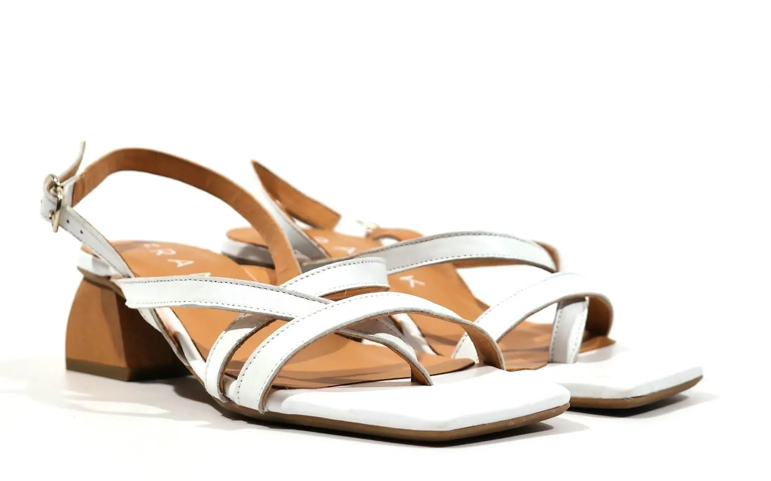 Sandalias de dedo con tacón de madera