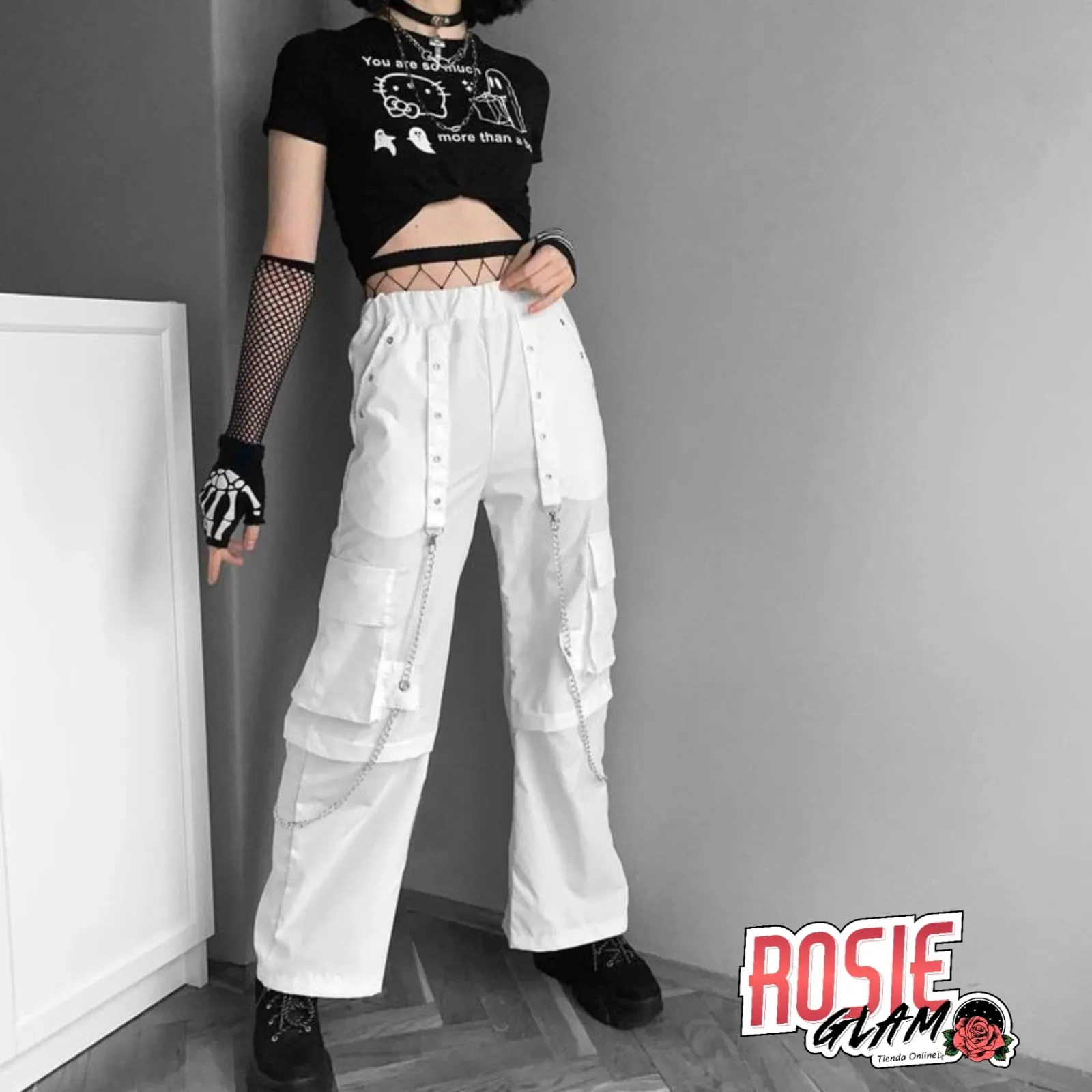 SUDADERA CARGO BLANCA CON CARGADERAS ROSIEGLAM