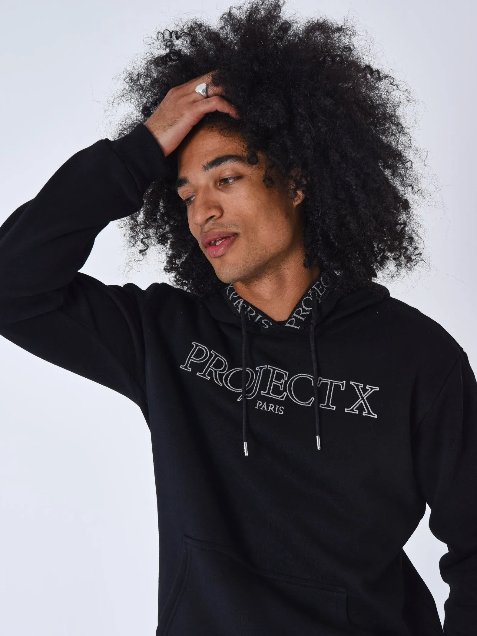 Sudadera con capucha bordada Contour